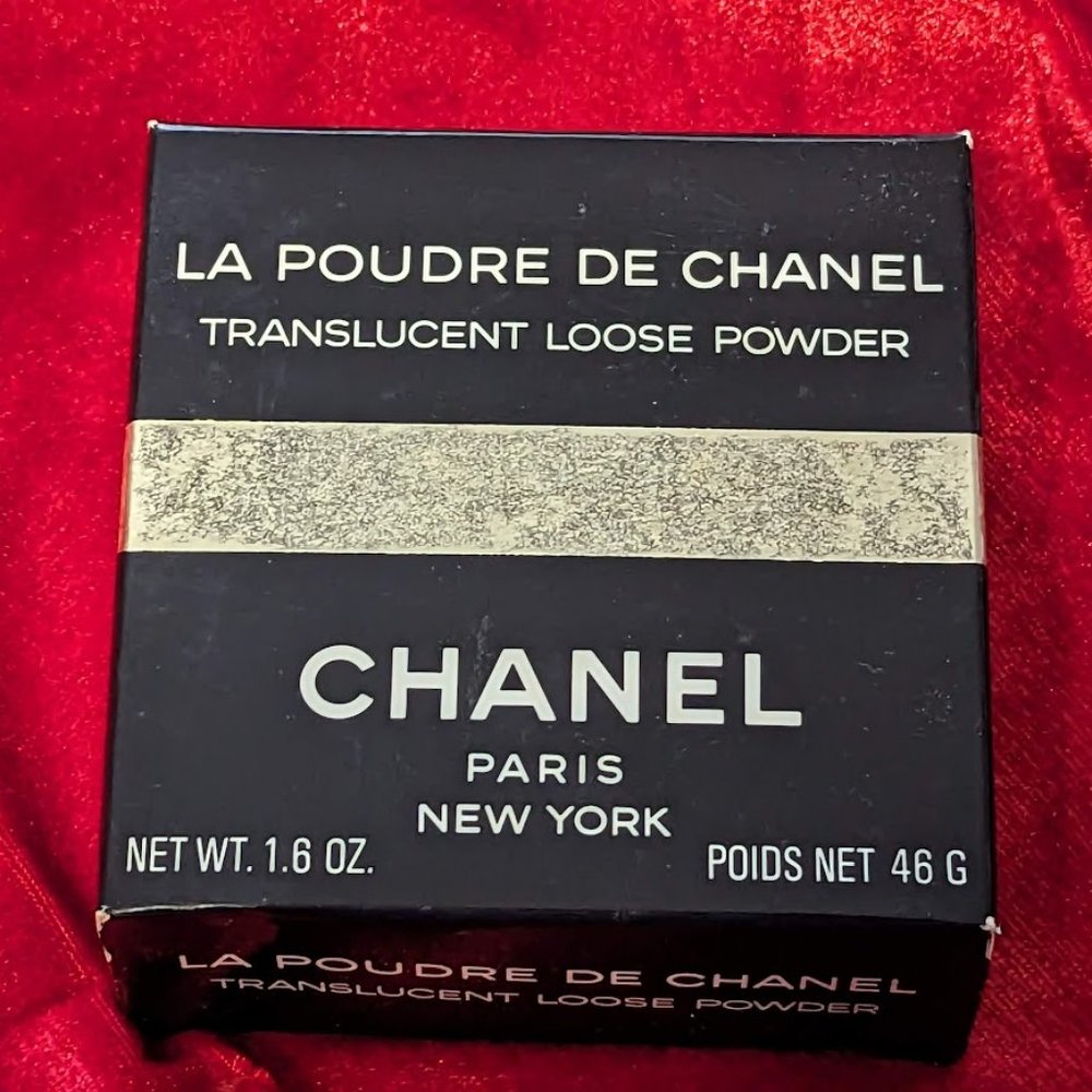 NWOT Brand new. CHANEL Translucent Loose Powder